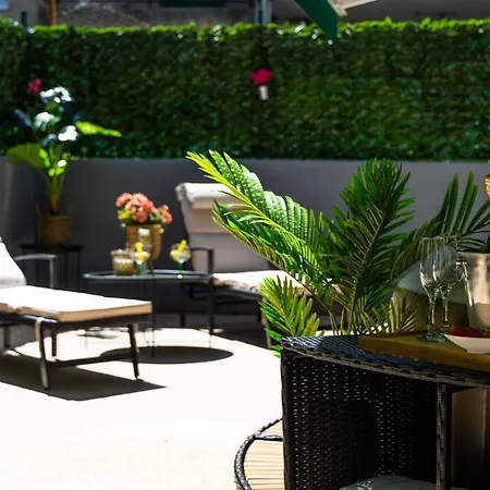 Oasis Luxury Apartment With Terrarce And Jacuzzi Split Exterior photo