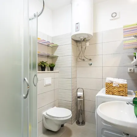 Oasis Luxury Apartment With Terrarce And Jacuzzi Split Exterior photo
