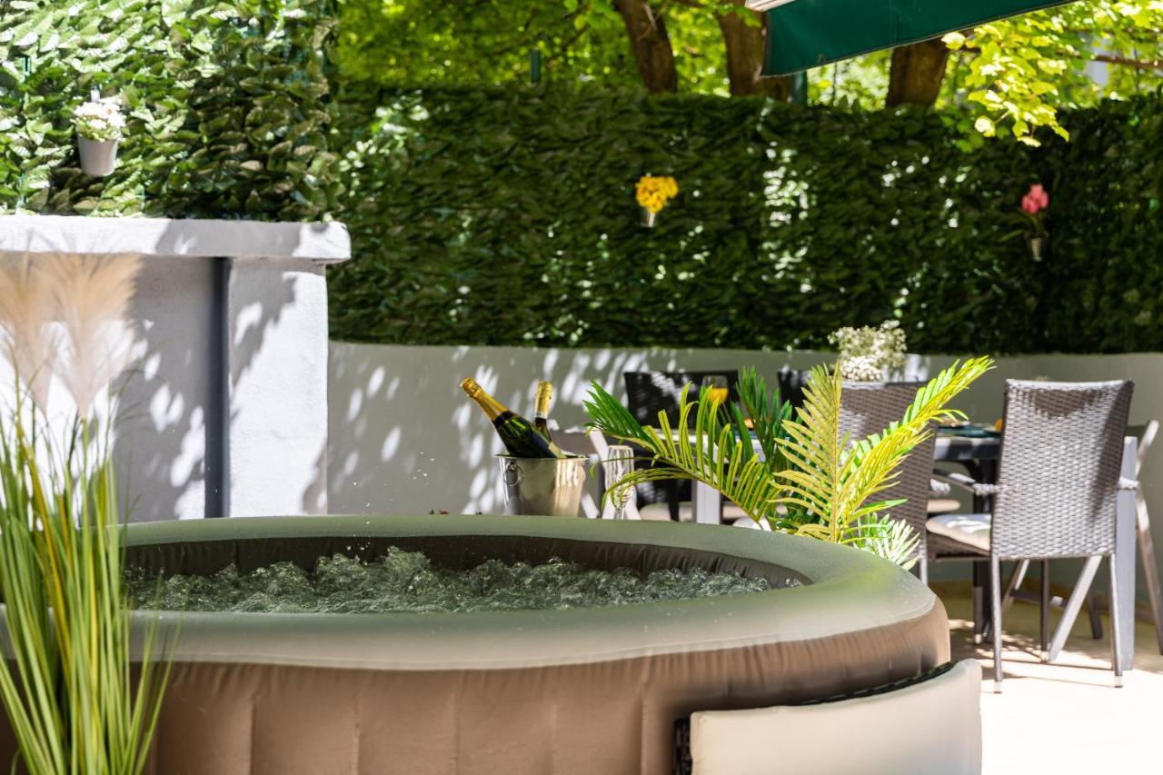 Oasis Luxury With Terrarce And Jacuzzi Apartment *
