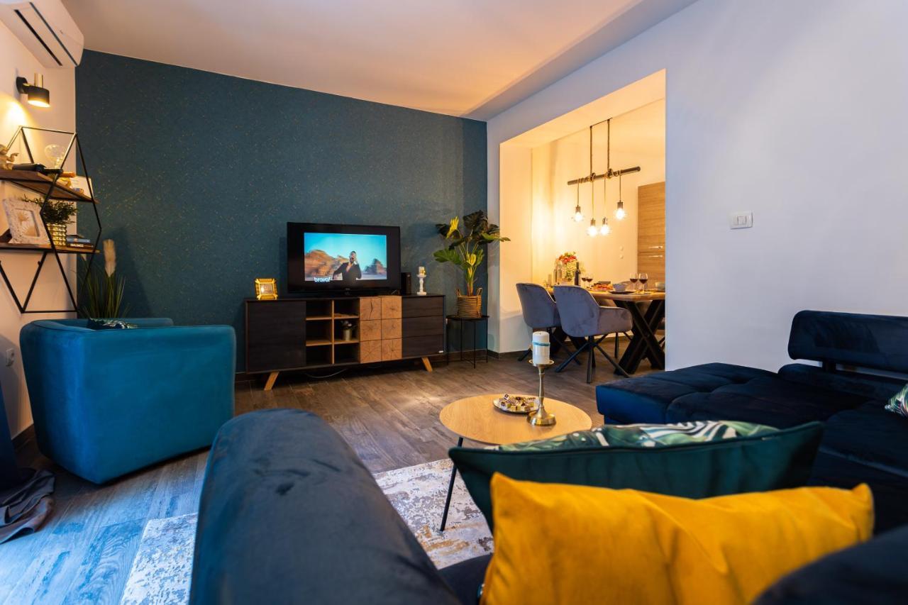 Oasis Luxury With Terrarce And Jacuzzi Apartment